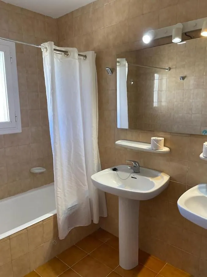 Apartamentos Cristina Кала Миллор Апартаменты
