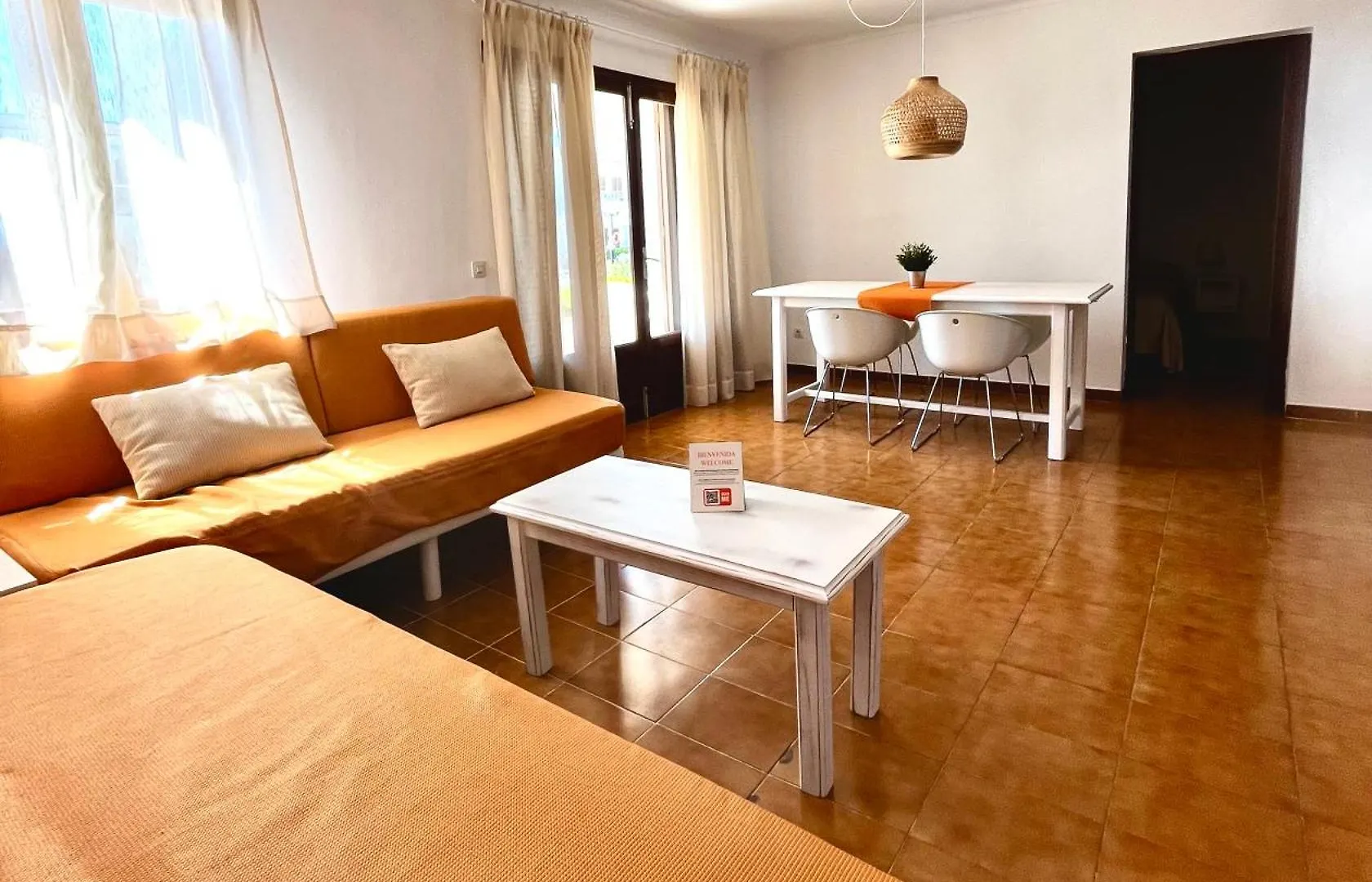 Апартаменты Apartamentos Cristina Кала Миллор