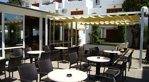 Apartamentos Cristina Кала Миллор Апартаменты